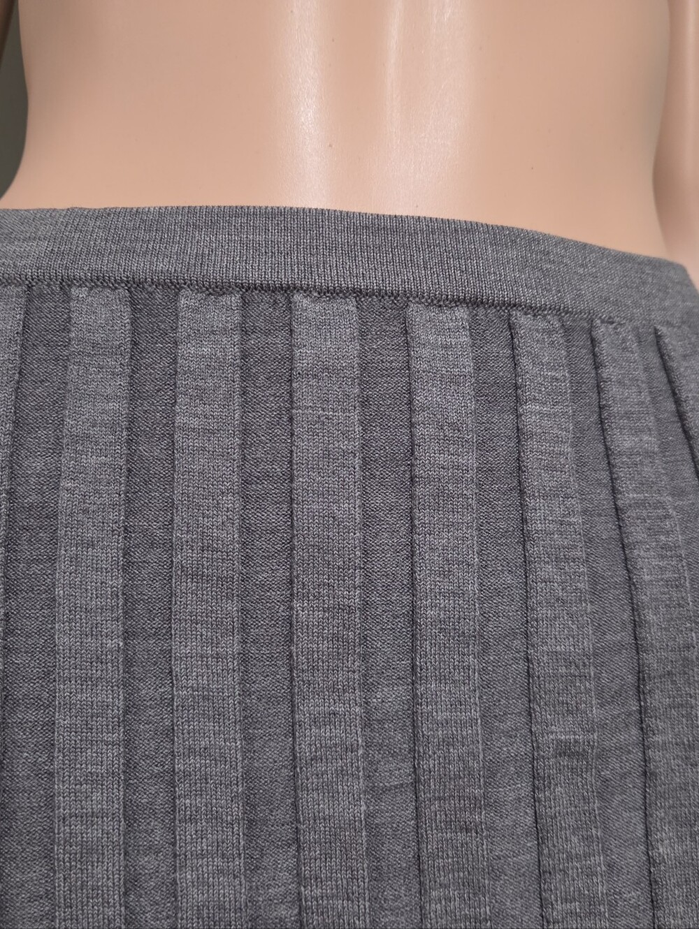 Theory Wide Rib Wool Blend Midi Skirt Gray Size M NWT - Picture 7 of 16